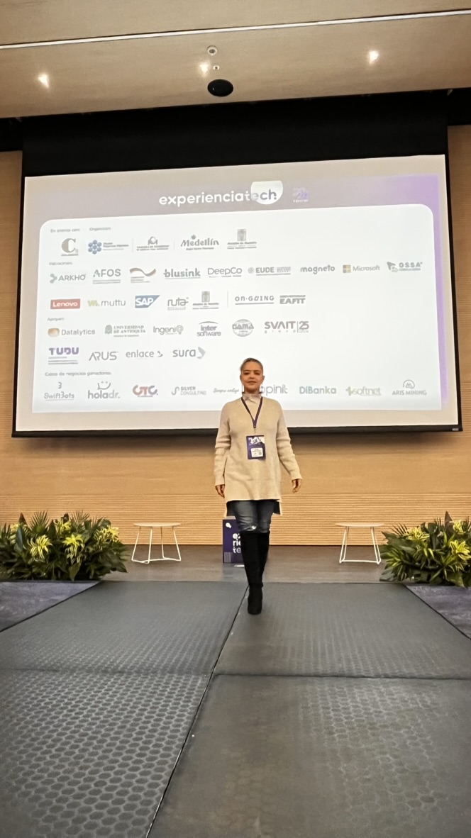 Pilar Castaño Pedroza en un encuentro de mentoría